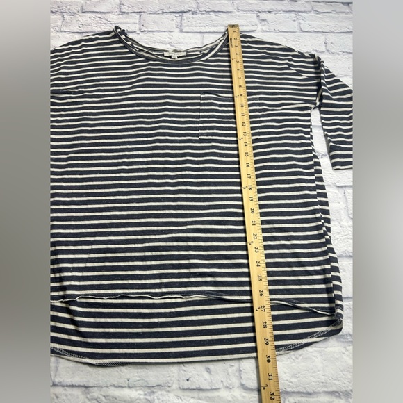 Umgee Gray and Cream Striped 3/4 Length Sleeve Top. Size XL. - Picture 7 of 9